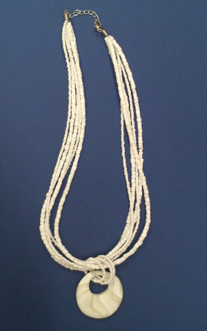 Perlenkette mit Fimoanh�nger